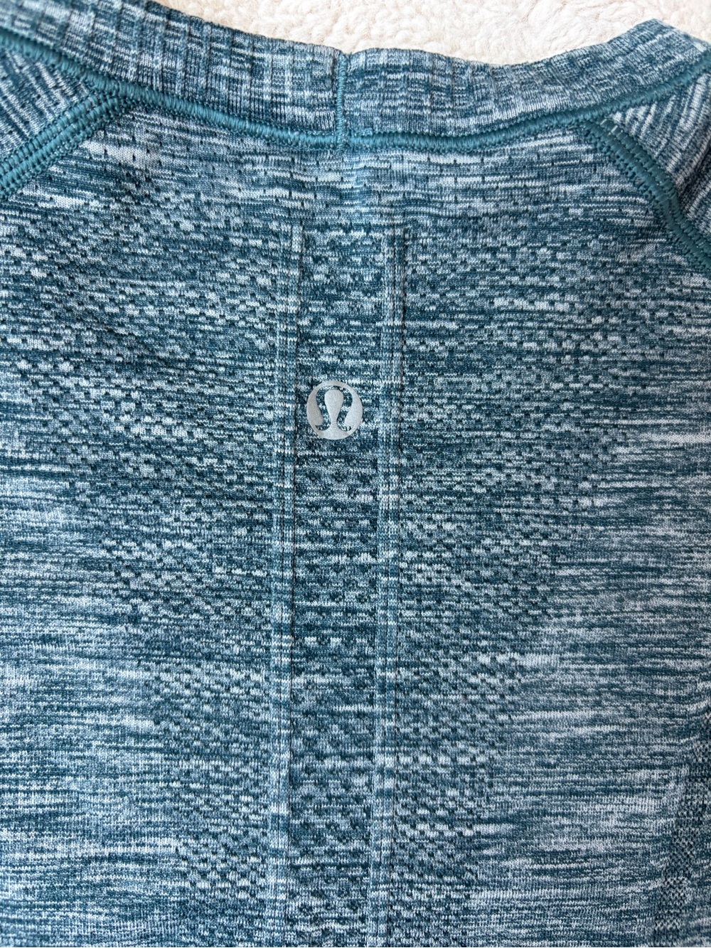 lululemon athletica Heathered Dark Green Short-Sleeve Swiftly Top Women Size 4 - Picture 3 of 6